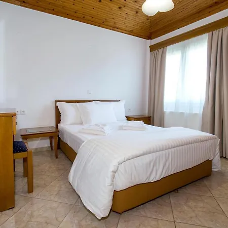 Filippos Hotel 3*